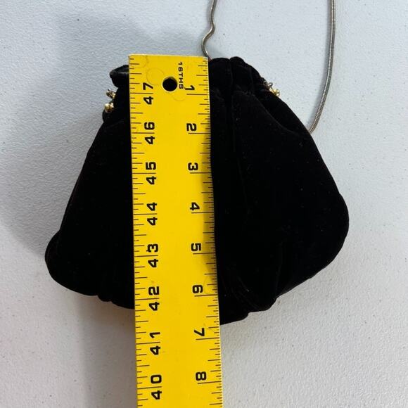 Black Red Velvet Evening Purse Small Silver Tone Shoulder Chain Strap Kisslock - Picture 7 of 9